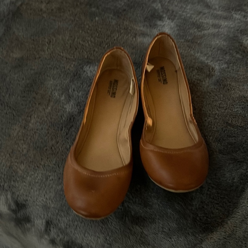 brown flats